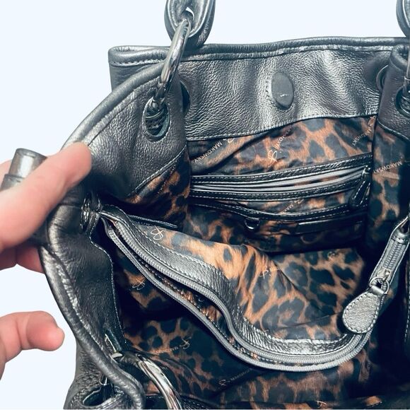 B. Makowsky Silver Shoulder Bag with Metallic Sheen - Picture 8 of 9